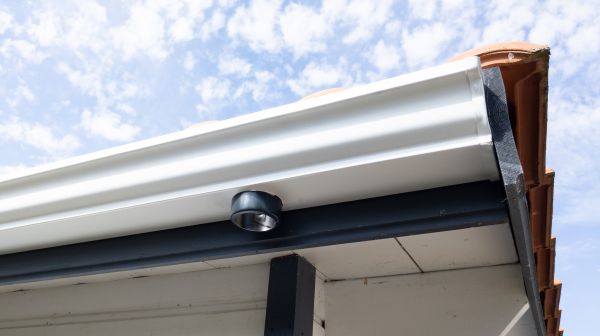 Seamless Gutters Installation in Frisco