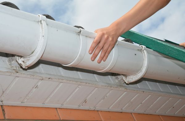 Gutter Reattachment in Frisco